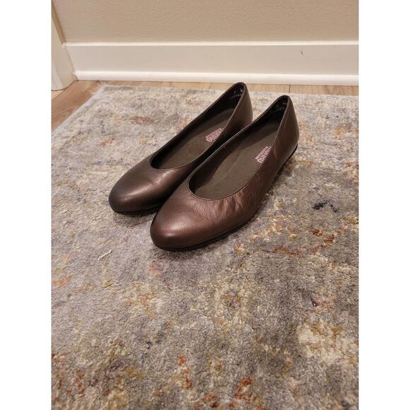 Munro Leather Bronze Flats Size 9W - Picture 3 of 9